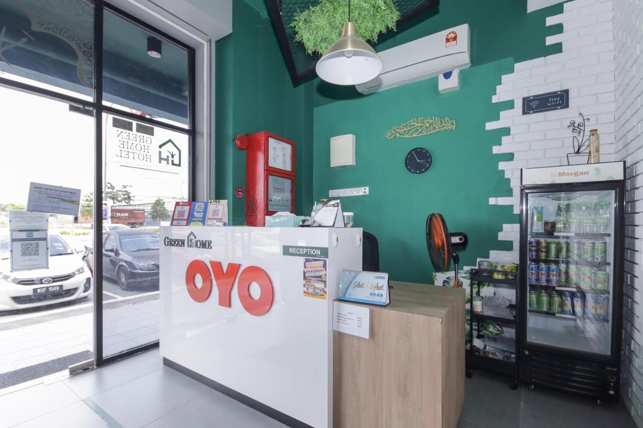 Oyo 90399 Green Home Hotel Syariah Sepang Exterior foto