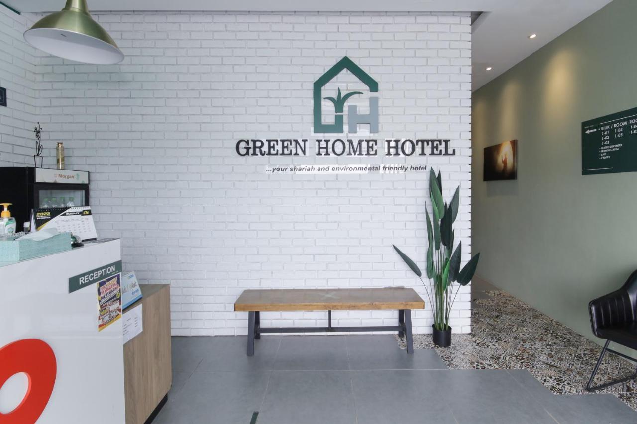 Oyo 90399 Green Home Hotel Syariah Sepang Exterior foto